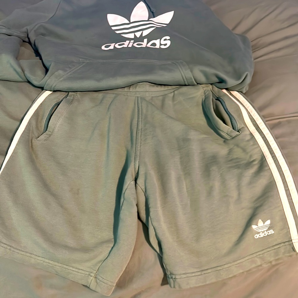 Adidas shorts Xl sea foam Grn